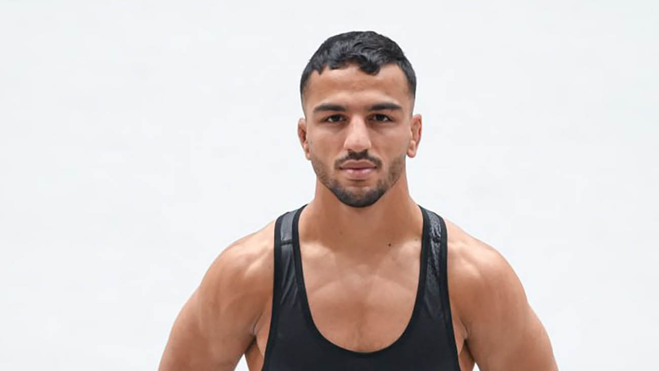 رضا مومنی کشتی گیر ایران