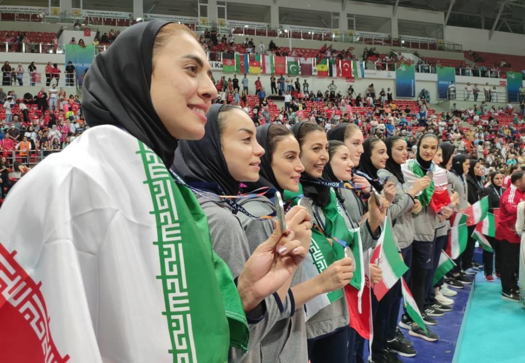 تیم والیبال زنان ایران نخستین مدال طلا را کسب کرد