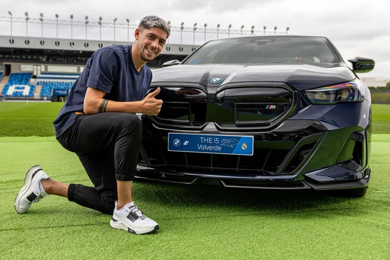 خودروی جدید والورده در رئال مادرید خودروی جدید والورده در رئال مادرید