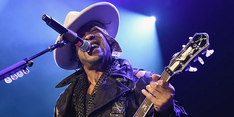 دی‌آنجلو در ۵۱ سالگی در گذشت