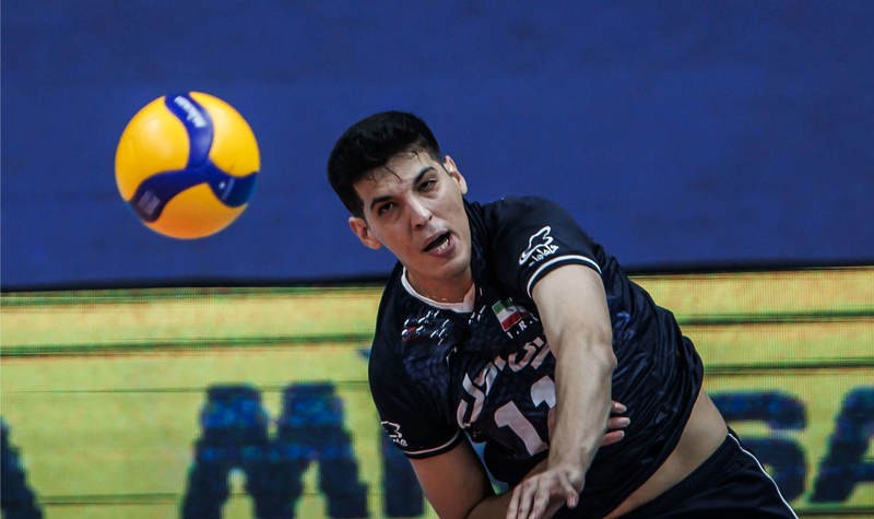 صابر کاظمی در استخر دچار عارضه مغزی شد صابر کاظمی در استخر دچار عارضه مغزی شد