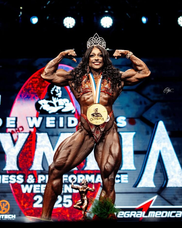 قهرمان تاریخ‌ساز مستر المپیا بانوان