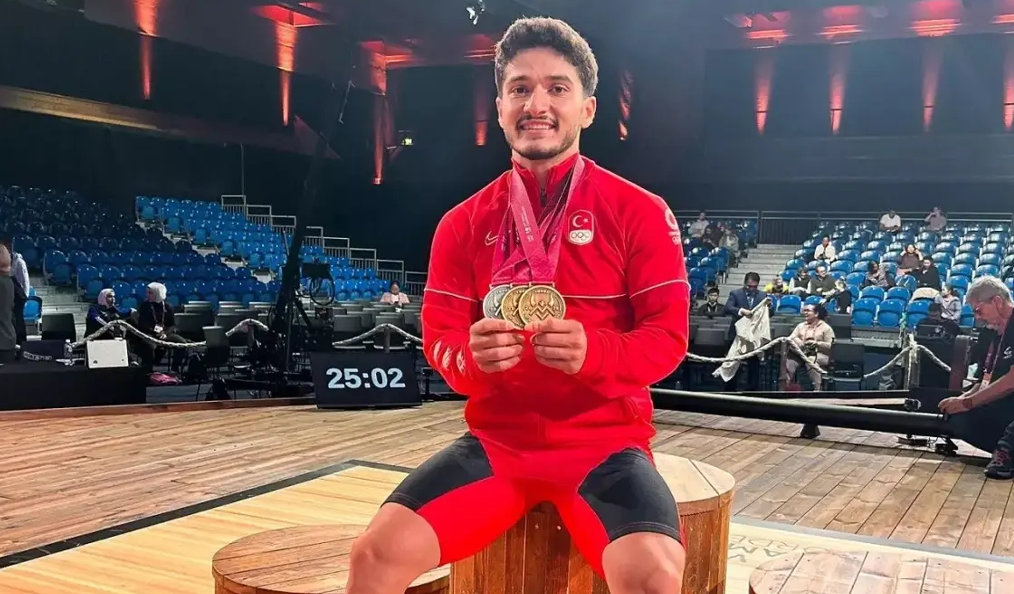 محمد فورکان اوزبک طلای جهان 