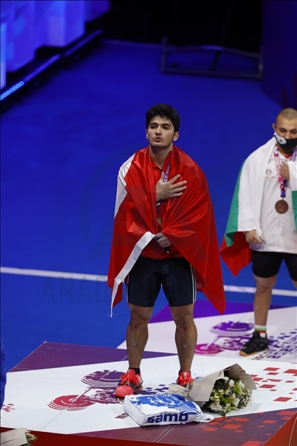 محمد فورکان رکورد جهانی وزنه‌برداری را شکست