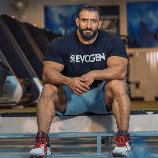 والپیپر هادی چوپان 2025 والپیپر هادی چوپان 2025