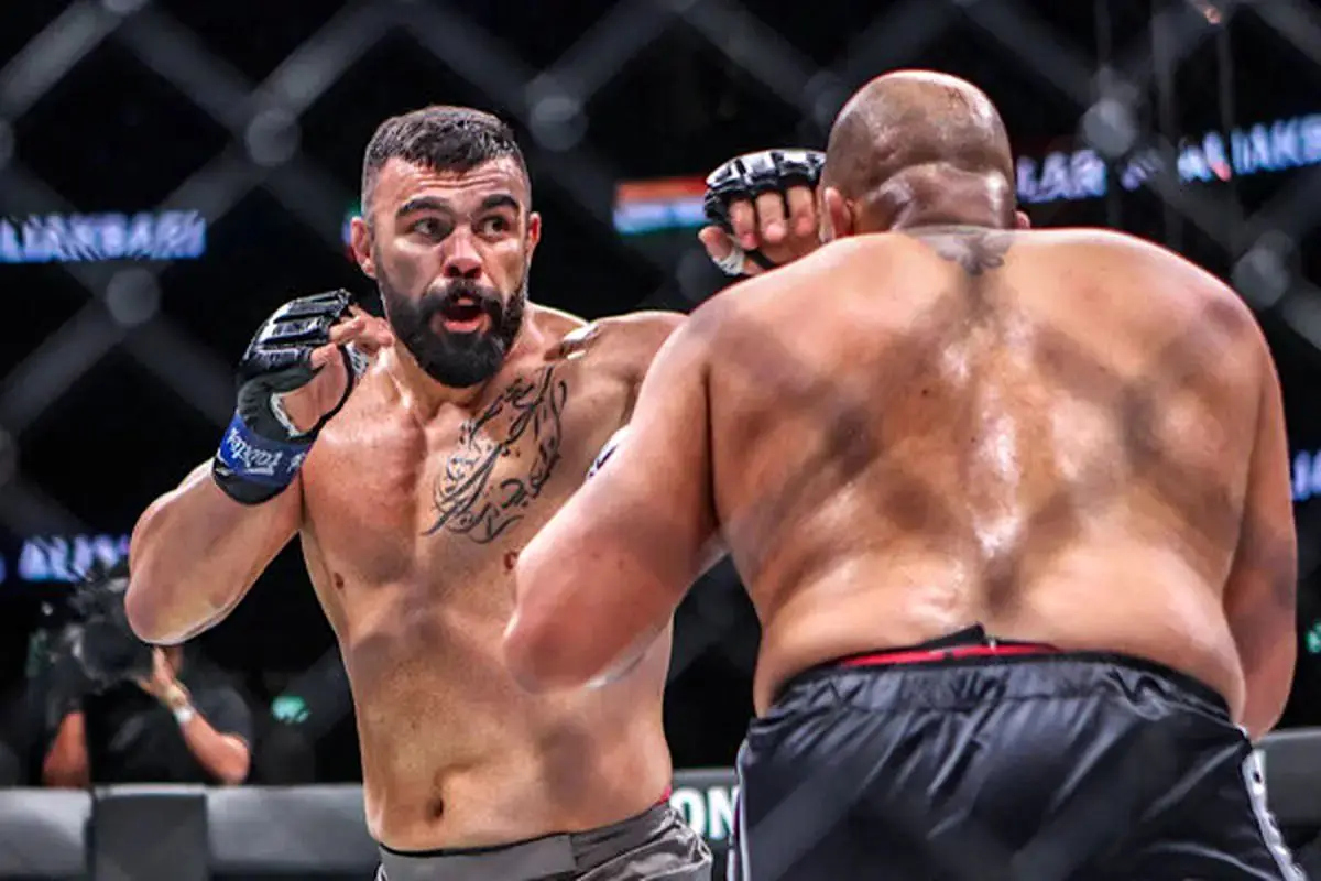 واکنش هواداران به مبارزه جدید امیر علی‌اکبری