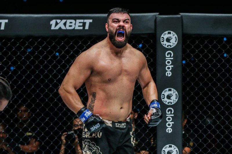 امیر علی‌اکبری فایتر سنگین‌وزن ایرانی