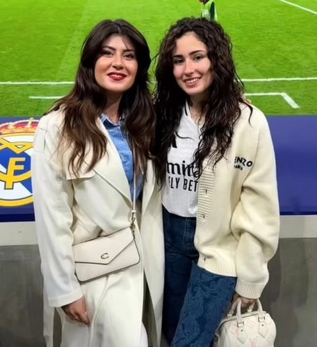 تصاویر دورو نایمن با خواهر آردا گولر 