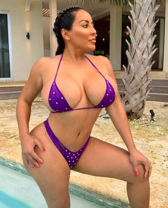 عکس های کیارا میا در سکس پارتی 