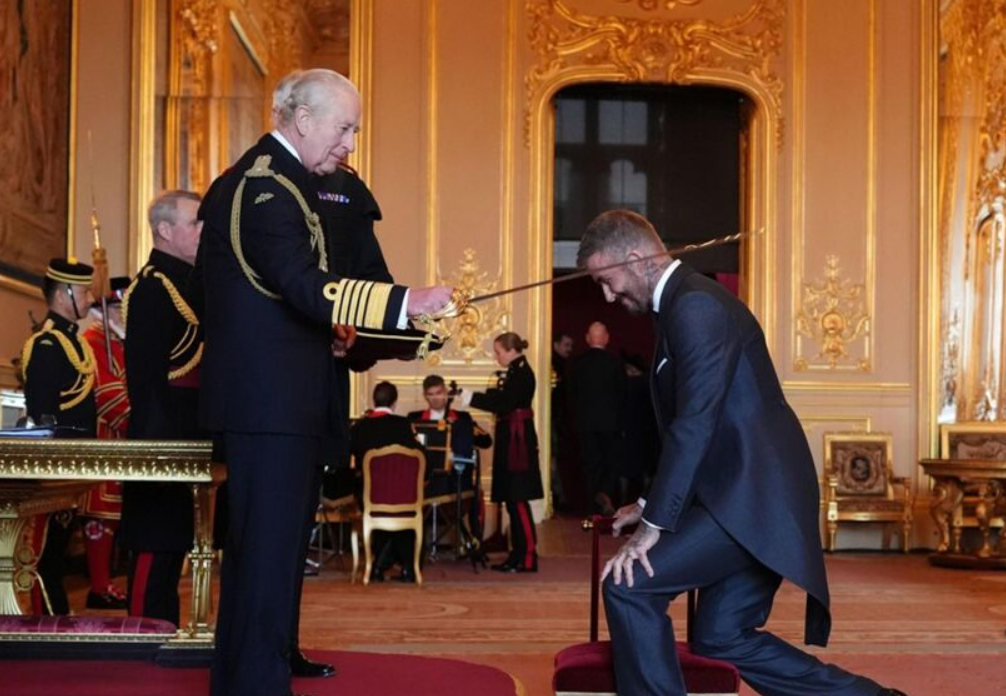 لحظه احساسی بکام هنگام دریافت شوالیه