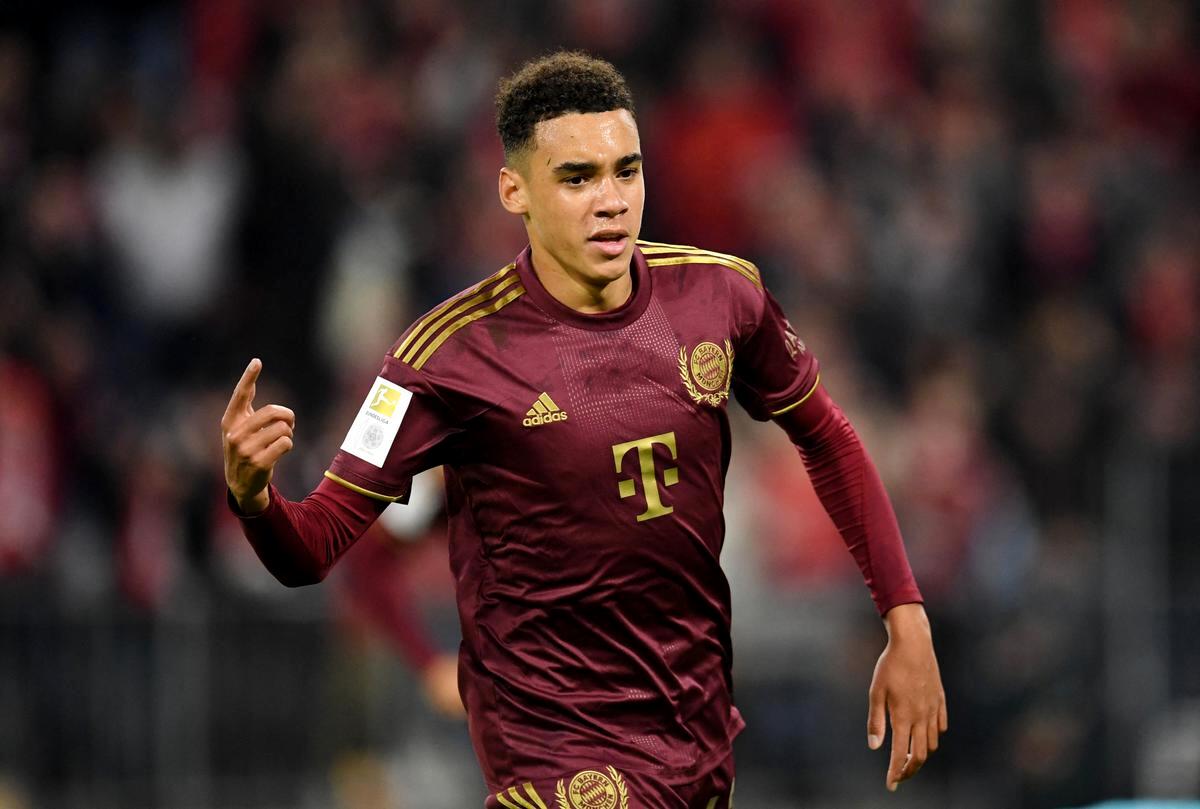 جمال موسیالا در لیست بهترین هافبک‌های سال