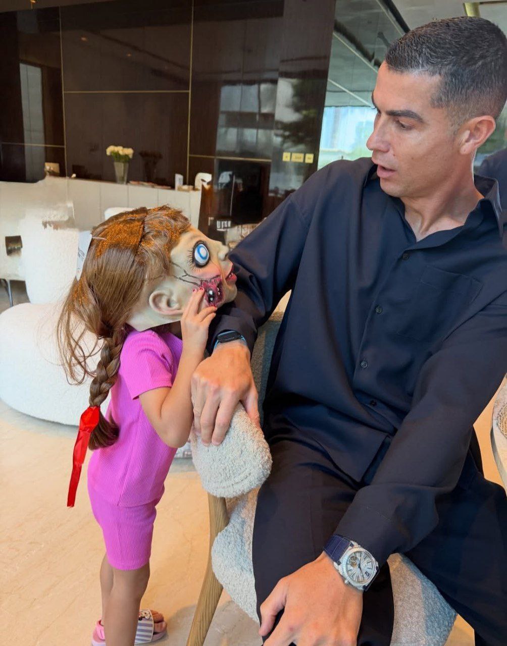 عکس رونالدو و دخترش در هالوین عکس رونالدو و دخترش در هالوین