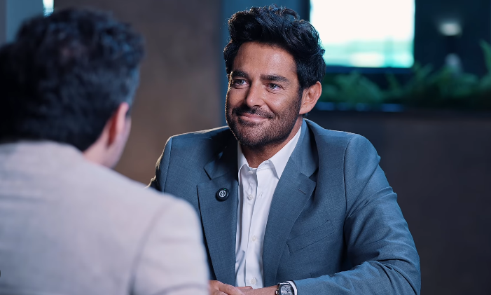 عکس های محمدرضا گلزار مجری