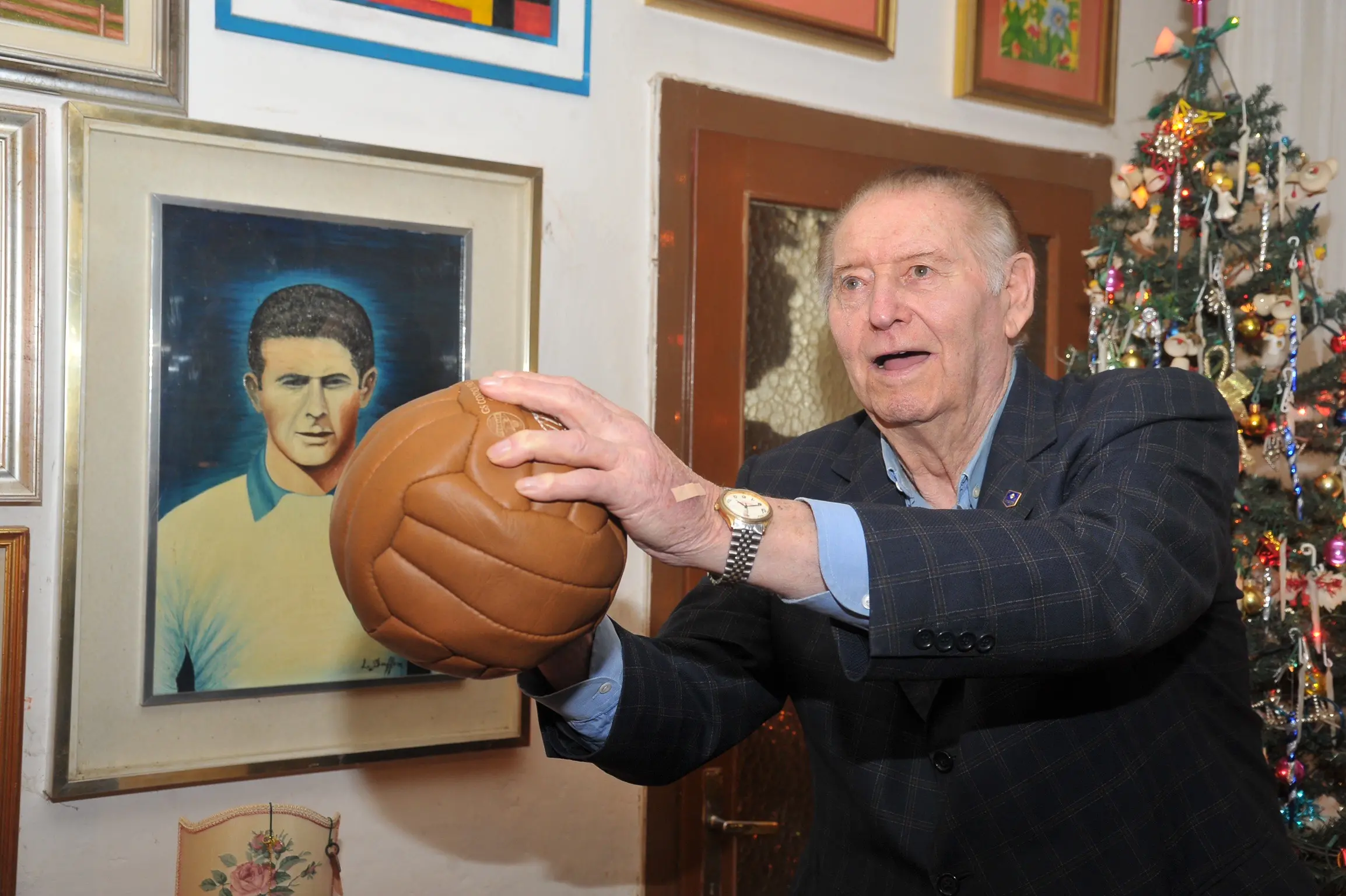 لورنتزو بوفون ایست قلبی کرد