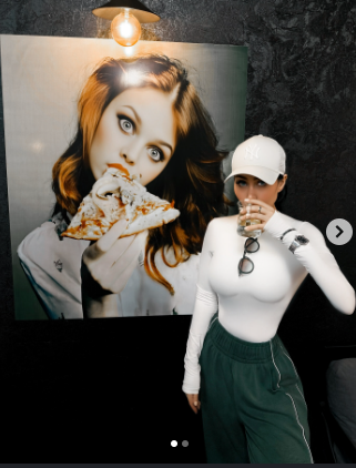  مینا نامداری کجا زندگی می کند