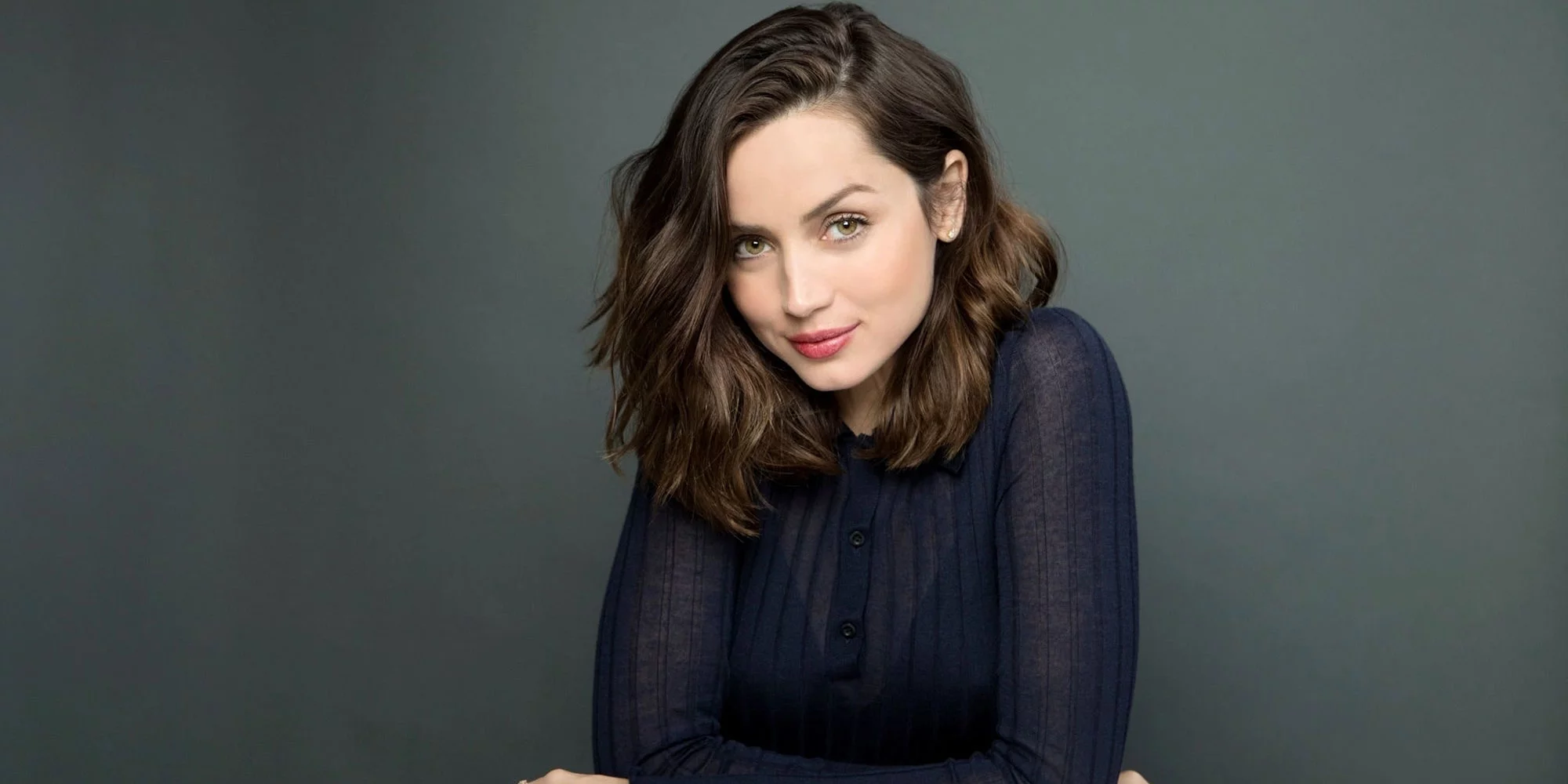 استقبال آنا د آرماس از قهرمان جهان فرمول یک استقبال آنا د آرماس از قهرمان جهان فرمول یک