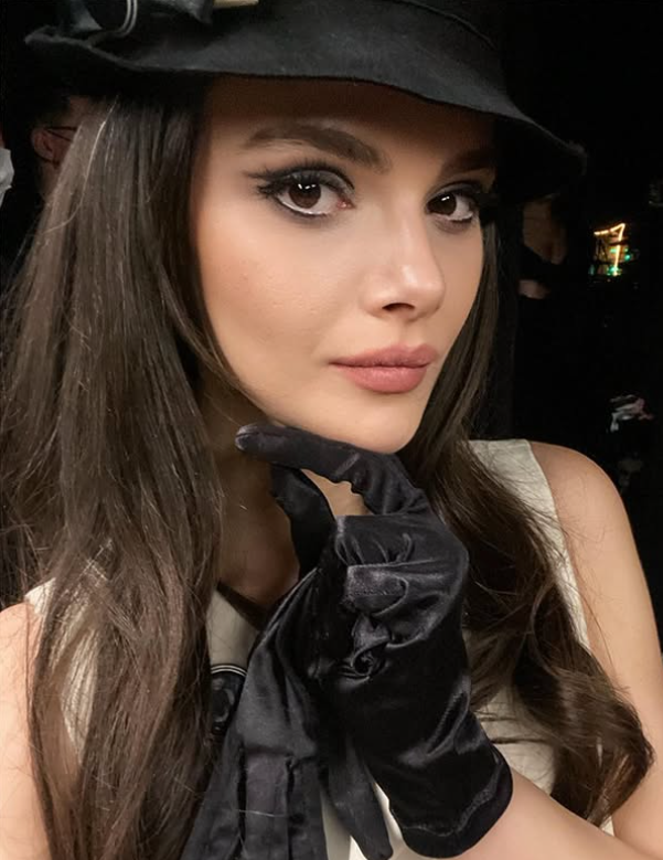 سینم اونسال چه کسی هست