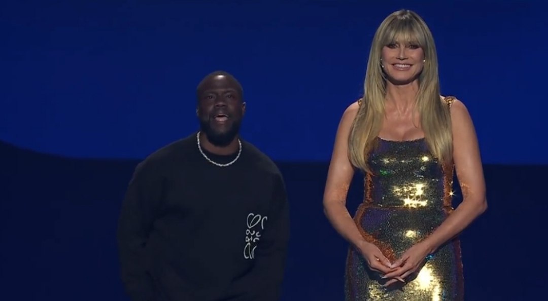 عکس هایدی کلوم و کوین هارت در قرعه کشی جام جهانی 2026